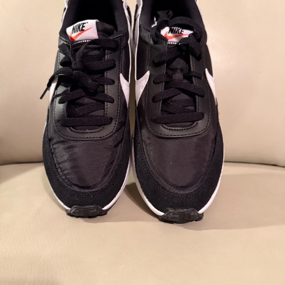 Men’s 9 Womens 10.5 Nike waffle Debute New - Picture 2 of 3